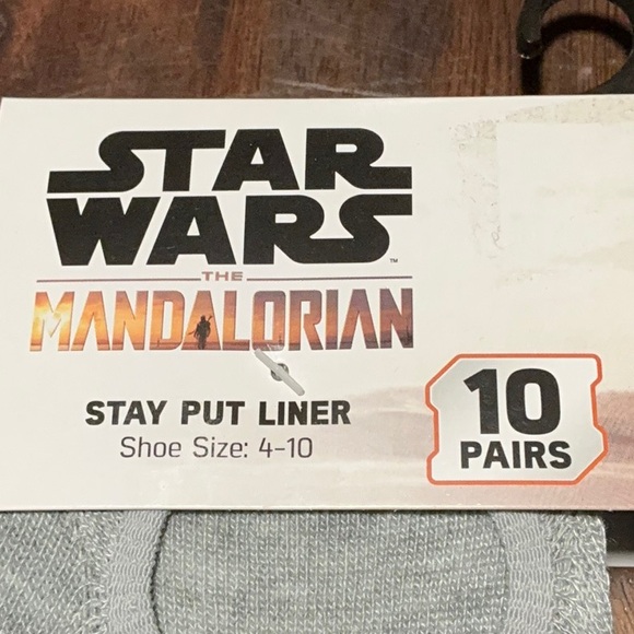 Star Wars Mandalorian Women’s Socks NWT - Picture 4 of 5
